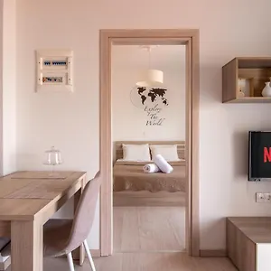  Apartment Minimalist W/ View